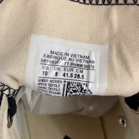 NWOT Converse - Picture 9 of 9